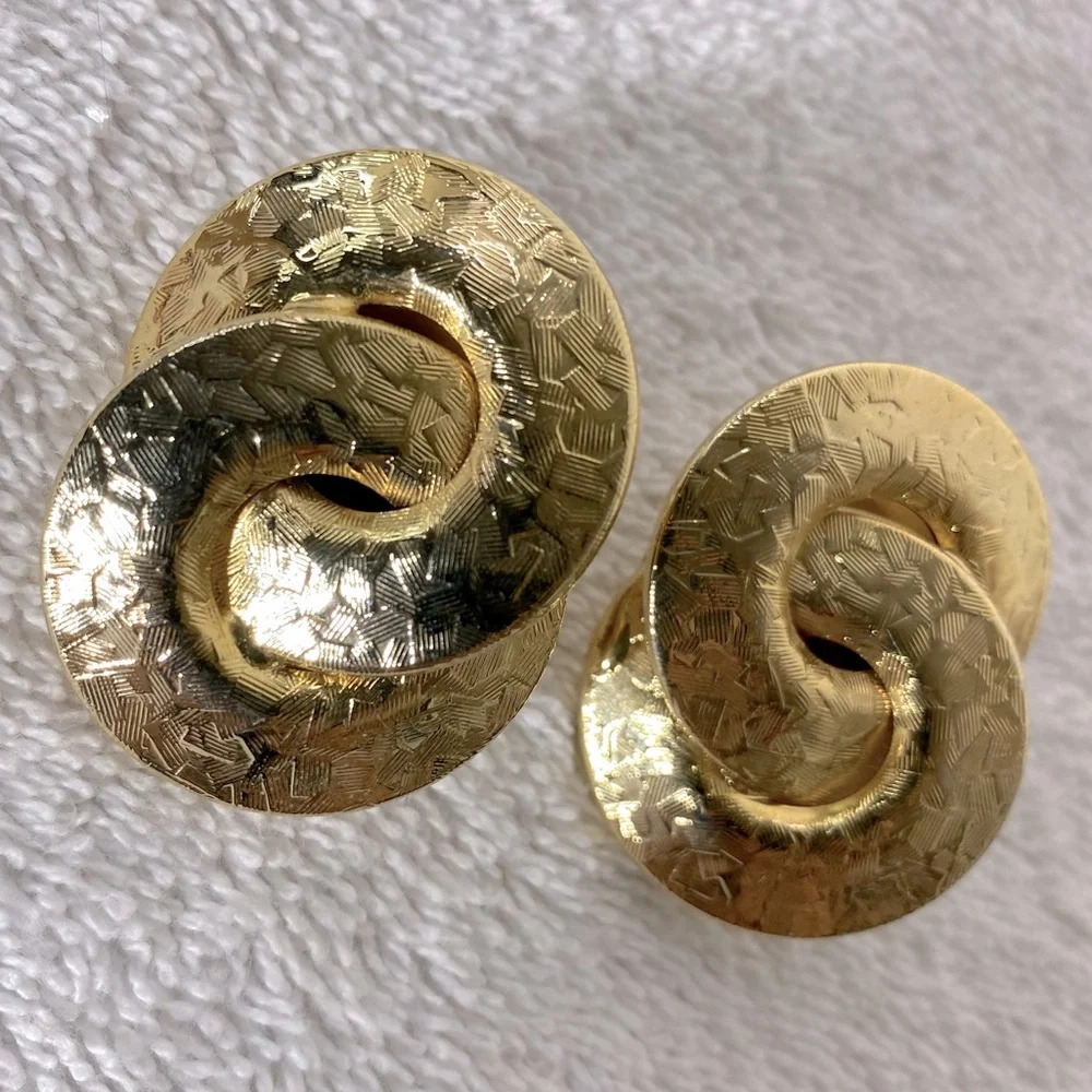 Vintage Gold Tone Textured Knots Clip On Earrings